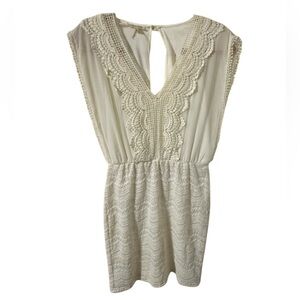 Elegant Marineblu Cream Lace Dress